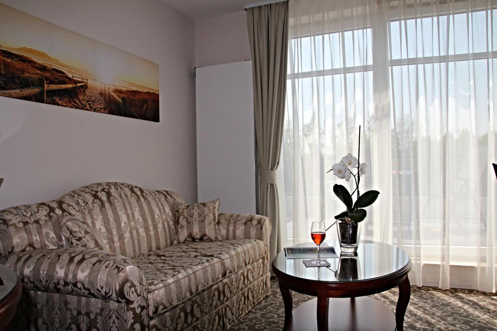 Avalon Hotel Bellevue Фемарн Экстерьер фото